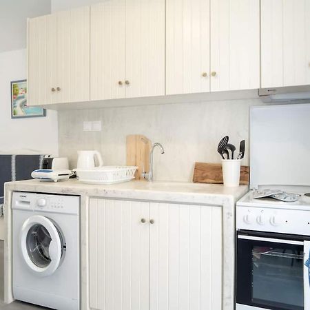 Blue Moon Apartments Makrýgialos Eksteriør billede