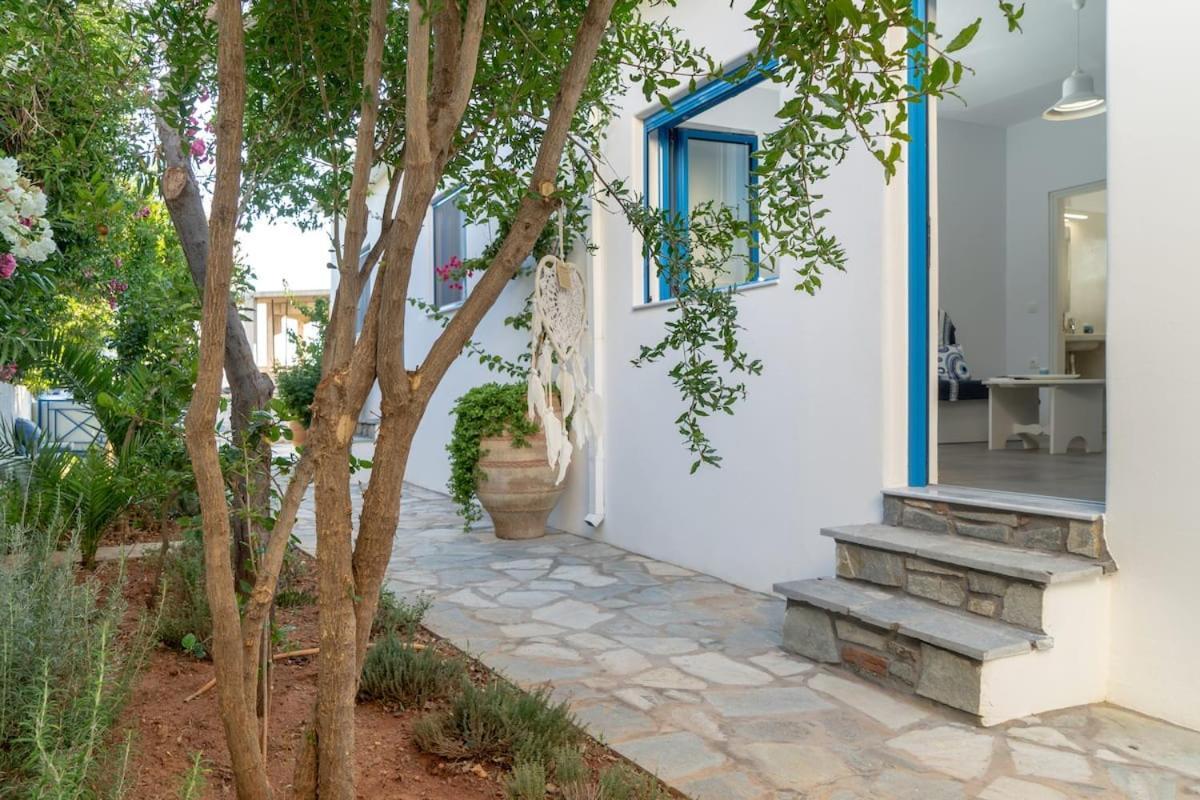Blue Moon Apartments Makrýgialos Eksteriør billede